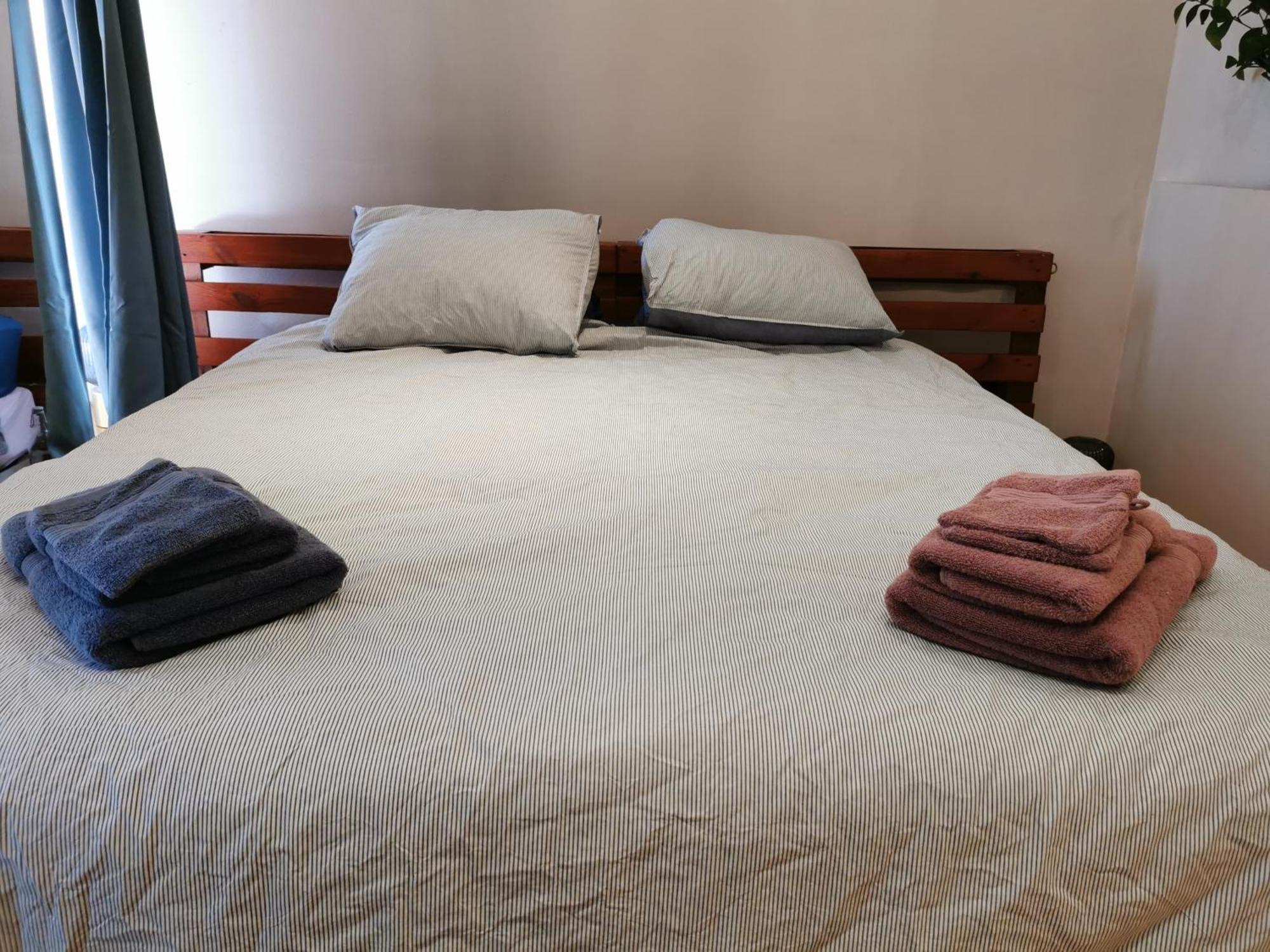Backpackers Gelijkvloers-studio-slaapkamer-eetkamer-keuken 1 Ruimte-badkamer En-suite Oostende